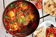 طرز تهیه شاک شوکای مدیترانه‌ ای؛ املت خوشمزه و رنگارنگ