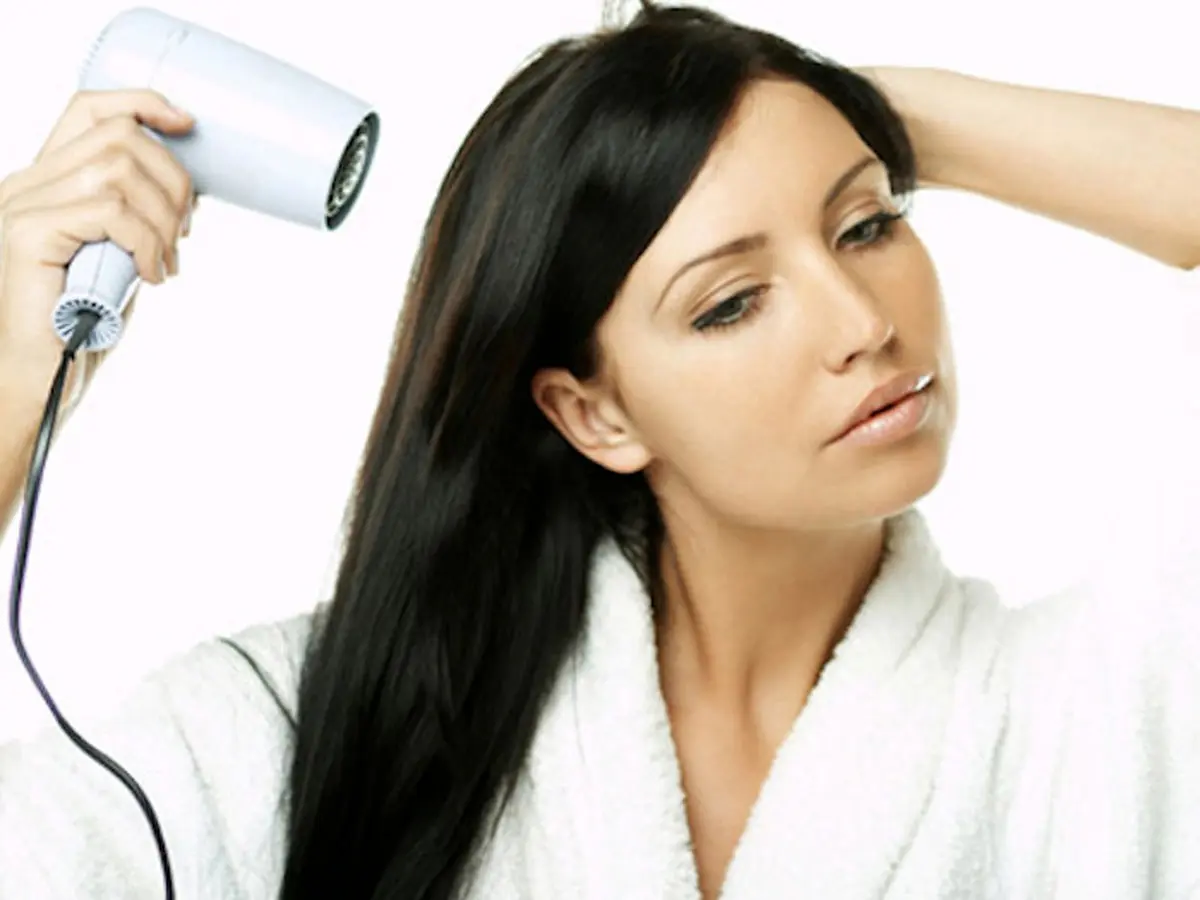 اصول صحیح سشوار کشیدن مو 