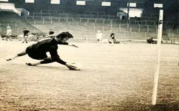 دلیل نرفتن عقاب آسیا به تیم شیاطین سرخ ؟(عکس)