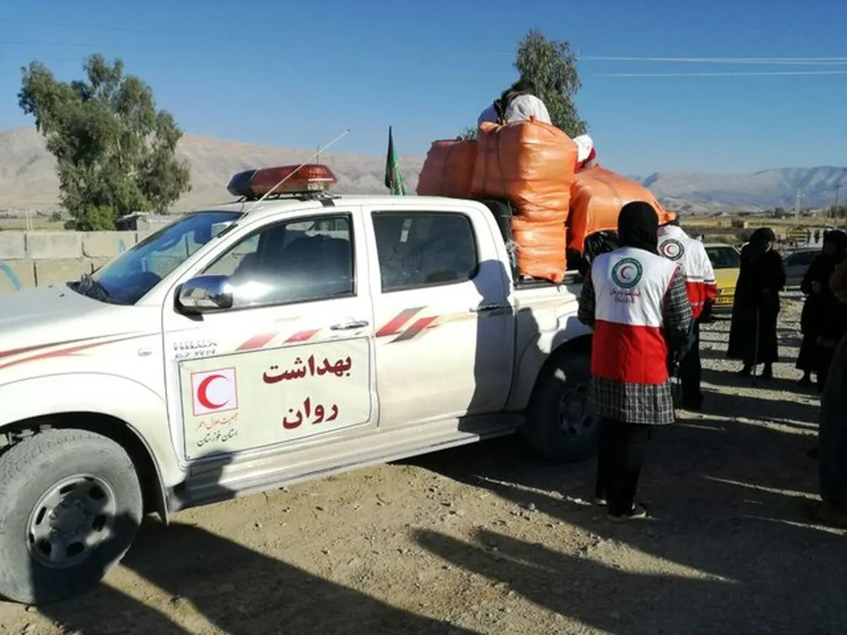 تا زمان نیاز، نیروهای هلال احمر در مناطق زلزله‌زده کرمانشاه حضور دارند