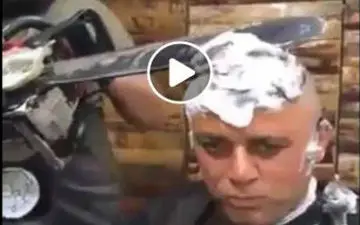 جدیدترین سبک آرایشگران/ اصلاح موی سر با اره برقی! +فیلم