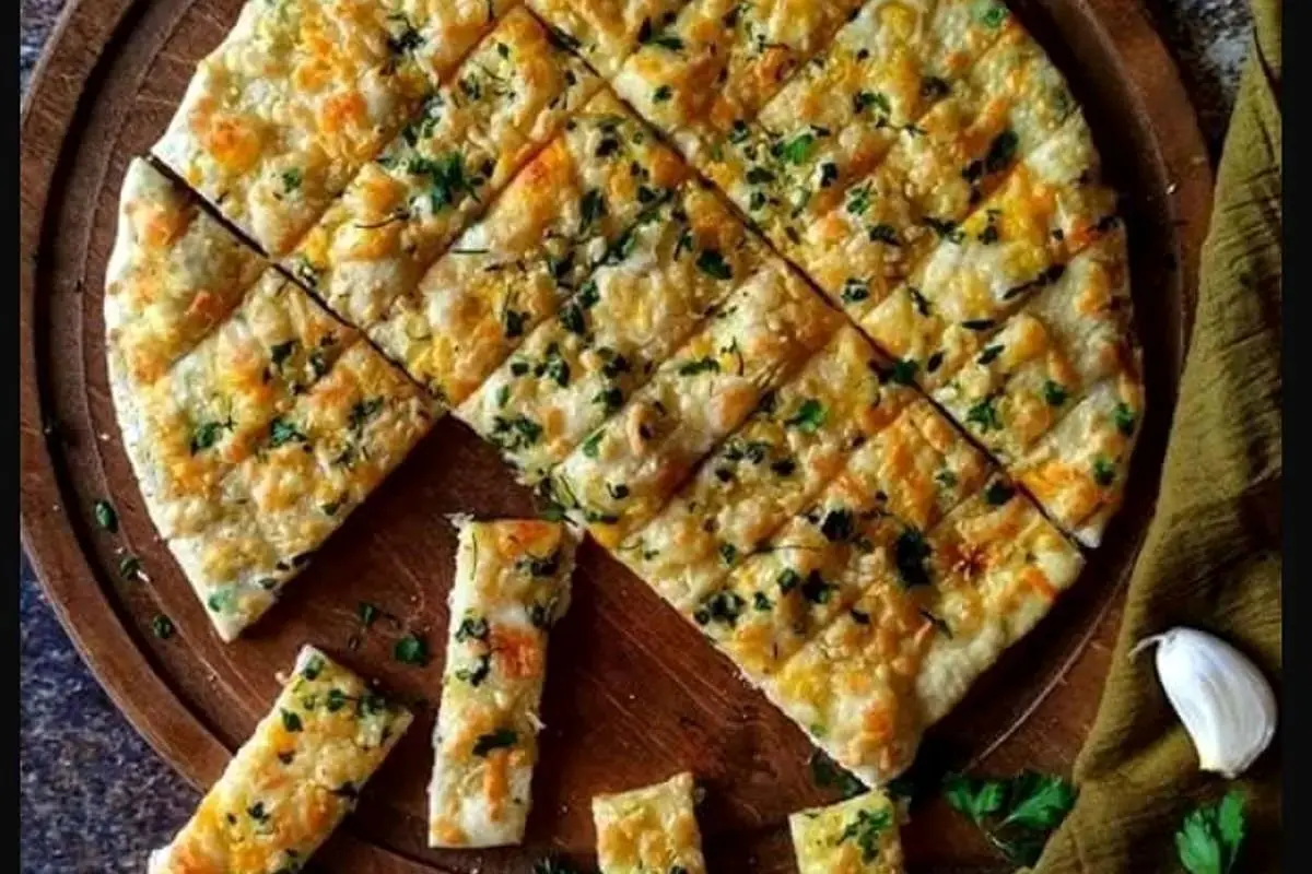 طرز تهیه نان سیر و زیتون؛ عصرانهای خوشمزه با طعمی بینظیر
