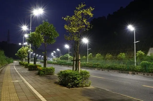چراغ خیابانی