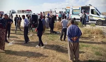 اتفاق ناگوار در نقده؛ مینی‌بوس حامل دانش‌آموزان دختر واژگون شد/ ۱۳ مصدوم راهی بیمارستان شدند