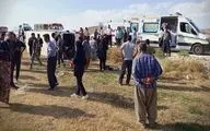اتفاق ناگوار در نقده؛ مینی‌بوس حامل دانش‌آموزان دختر واژگون شد/ ۱۳ مصدوم راهی بیمارستان شدند