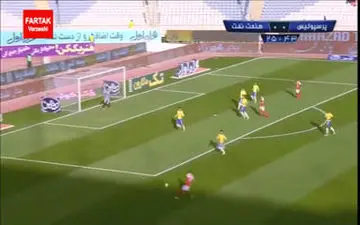 گل اول پرسپولیس به صنعت نفت ( احمد زاده ) + فیلم