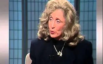 قلب طلایی خبرنگار زن حوادث مشهور میان انبوه قتل + عکس 