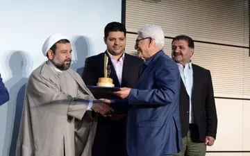 تجلیل از برترین صنعتکاران عرصه چاپ در استان کرمانشاه به روایت تصویر