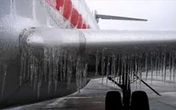 یخ زدگی هواپیما در تبریز + فیلم