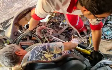 حادثه | 18 زن و مرد اصفهانی لت و پار شدند