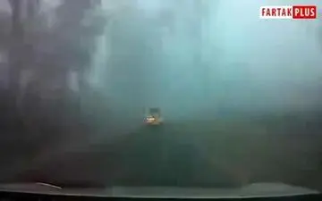 سفر فوق العاده در جاده ای مه آلود