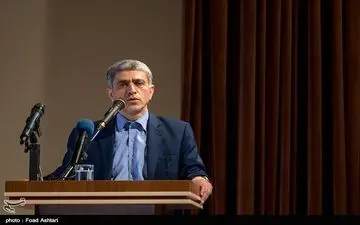 خودداری طیب‌نیا از اعلام آخرین برآورد بدهی دولت 