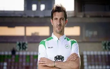 حدادی فر یک فصل دیگر در ذوب آهن می‌ماند