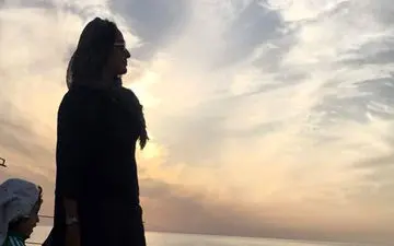«مهناز افشار» و دخترش لب دریا + عکس
