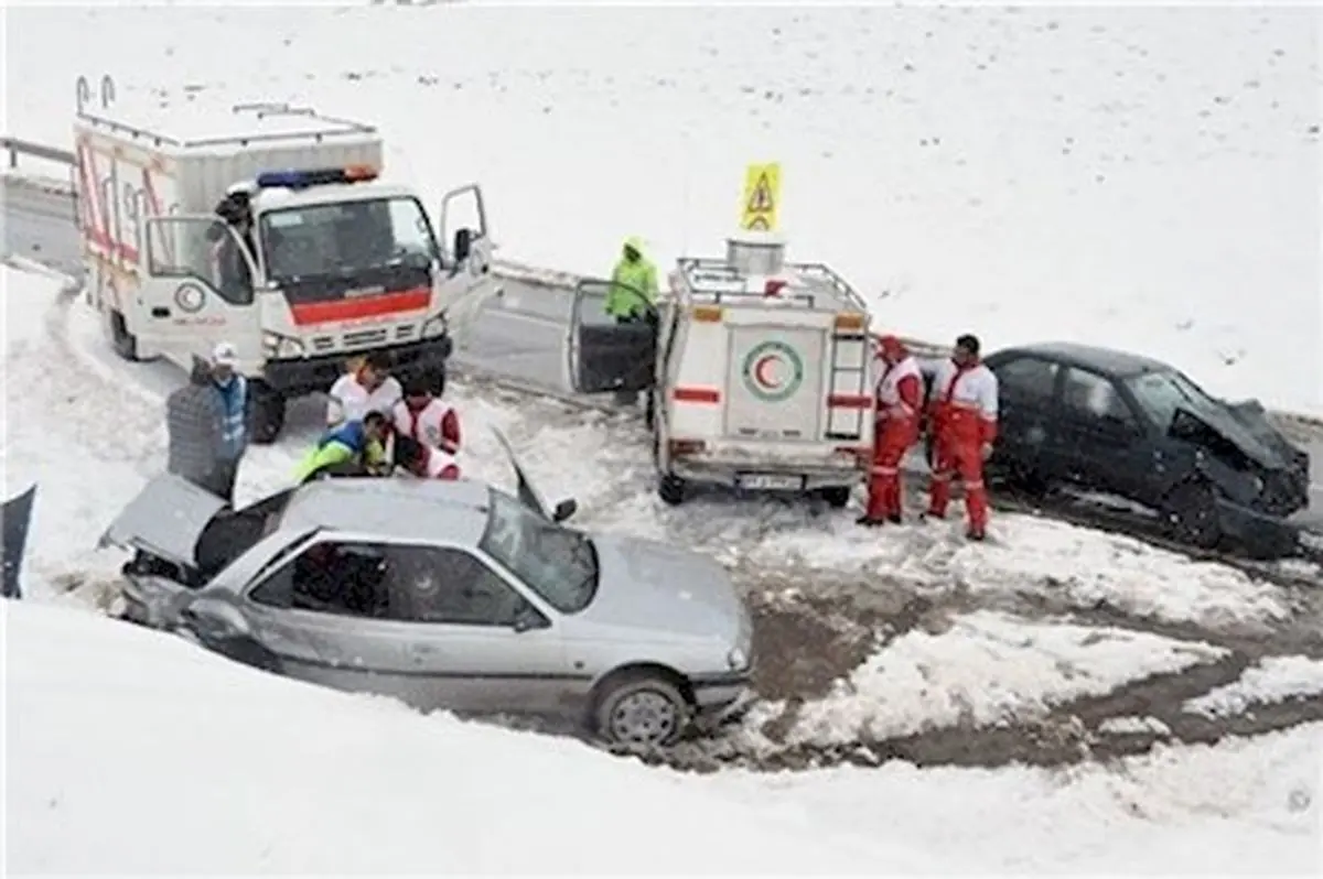 امدادرسانی به 373 مسافر در 8 استان