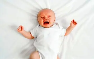 گریه‌های بی‌وقفه نوزاد: چه عواملی موجب کولیک می‌شوند و چگونه آن را کنترل کنیم؟
