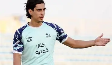سازمان لیگ اعلام کرد: محمد نادری منعی برای بازی در لیگ برتر ندارد