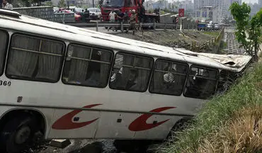واژگونی اتوبوس در بیرجند؛ ۴ نفر مجروح شدند