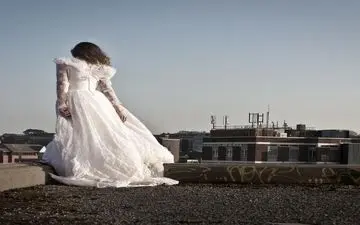 خودکشی دردناک عروس ۱۷ ساله !