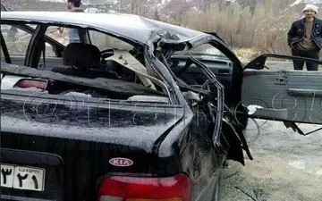 سقوط سنگ در محور هراز حادثه آفرید