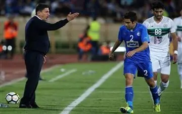  شعار غیر مستقیم علیه قلعه‌نویی در آزادی