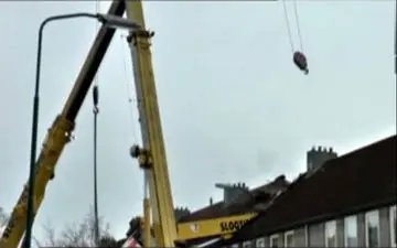 تخریب ساختمان فقط با یک ضربه!+فیلم