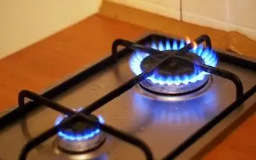آسان‌ترین ترفند افزایش شعله اجاق گاز با چند وسیله ساده!