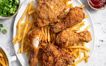 طرز تهیه مرغ چیپسی؛ ترد و خوشمزه به سبک رستورانی