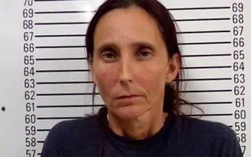 اقدام شوم و شرم‌آور نامادری زشت با پسر 18 ساله‌اش!+ عکس