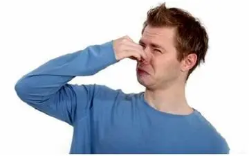 این بیماری بدنتان را بد بو می کند