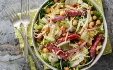 آشپزی آسان و پرطرفدار: سالادی که میلیون‌ها نفر را عاشق خود کرد!