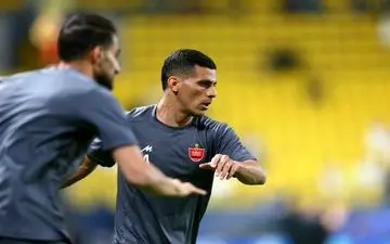 هجمه هواداران بر علیه علی نعمتی/داور باید درباره پنالتی توضیح بدهد