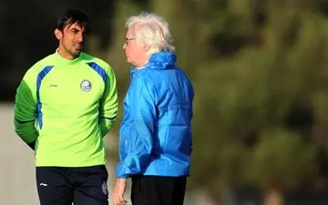  حسینی جوان نمی‌تواند شبیه رحمتی عمل کند