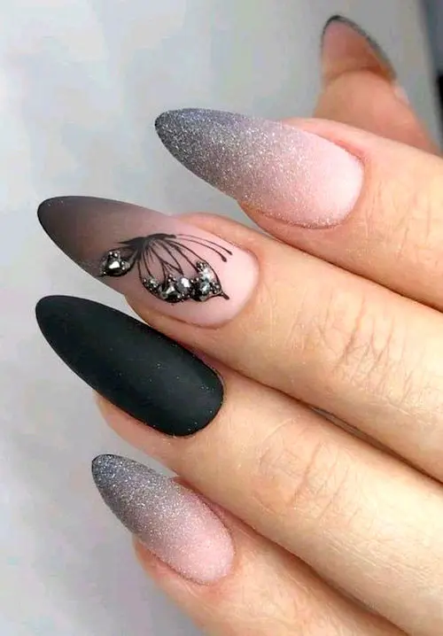 طراحی ناخن با لاک طوسی