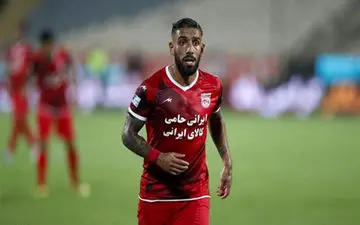 اشکان دژاگه دور از تمرینات گروهی