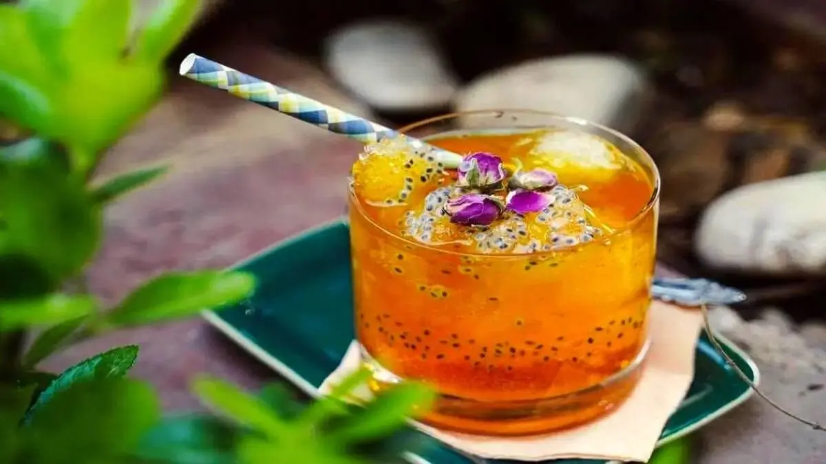 شربت زعفران و تخم شربتی