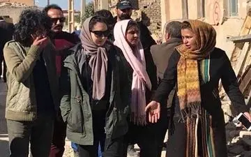  اقدامات خیرخواهانه نیکی کریمی در مناطق زلزله زده