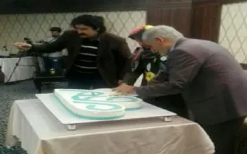 
فیلم/ برش کیک توسط دکتر هرمزی کلانتر در هتل پارسیان کرمانشاه