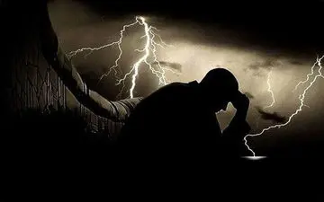 نقشه شیطانی پسر جوان برای همسر مدیرعال کارخانه /این جوان مدتی کوتاه درخانه این زن کار می کرد! 