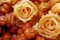 طرز تهیه زولبیا و بامیه خانگی؛ شیرینی خوشمزه و آسان به سبک قنادی