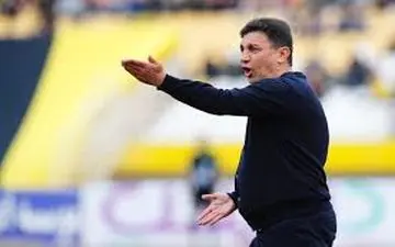 حاشیه بازی ذوب‌آهن و گل گهر| پنالتی بحث برانگیز و اعتراض شدید قلعه‌نویی به داور