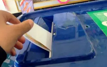 حضور شبانگاهی مردم شیراز در پای صندوق‌های رای + ویدئو