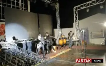 سقوط تلویزیون بزرگ شهری روی گروه موسیقی در بم! + فیلم