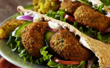 طرز تهیه فلافل خانگی ترد و خوش‌ طعم؛ راز طعمی بی‌نظیر به سبک جنوبی