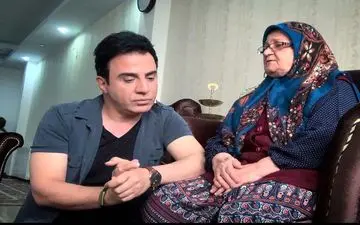 عمو پورنگ تصویری دردناک از مادرش در بستر بیماری را منتشر کرد