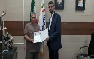 راننده تاکسی پاک‌دست تقدیر شد/ امانت‌داری سرلوحه ناوگان حمل ونقل