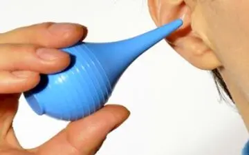 بعد از حمام نباید گوش را تمیز کنیم؟

