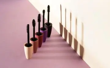 پاک کردن لکه انواع ریمل از روی لباس ، پرده