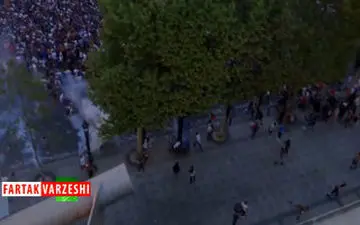 درگیری مردم فرانسه و پلیس در جشن قهرمانی 
