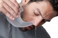 شستشوی بینی با آب معمولی و آب نمک خوب است یا ضرر دارد؟